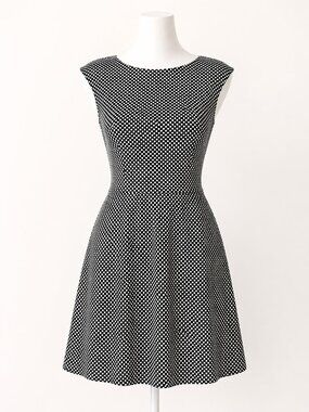 EMERALD Sundae Fit and Flare Dress. Size 5 (Jrs) Black and White - NWT